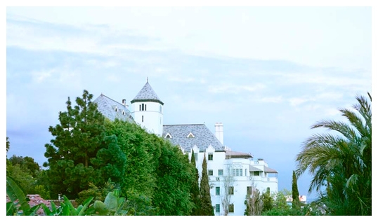 Chateau Marmont Hotel - Hollywood California Luxury Hotels | Chateau Marmont | West ... - Located in West Hollywood, California, Chateau Marmont features luxury   bungalows and suites reminiscent of old Hollywood. Step into this boutique   hotelÃ¢â‚¬â„¢sÂ ...